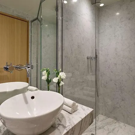 Le Belgrand Champs Elysees Tapestry By Hilton * Париж