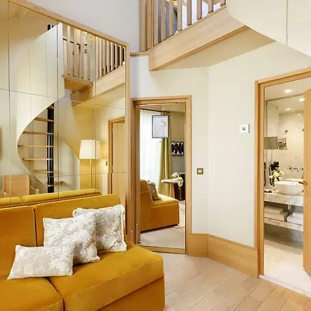 Hotel Le Belgrand Champs Elysees Tapestry By Hilton Parigi