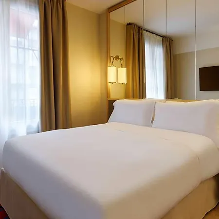 Le Belgrand Champs Elysees Tapestry By Hilton * Paris