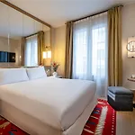 Hotel Le Belgrand Champs Elysees Tapestry By Hilton París