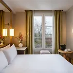 Le Belgrand Champs Elysees Tapestry By Hilton * París