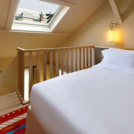 Le Belgrand Champs Elysees Tapestry By Hilton Hotel París