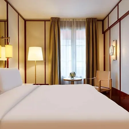 Hotel Le Belgrand Champs Elysees Tapestry By Hilton Paryż