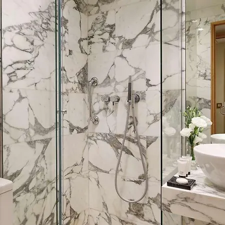 Hotel Le Belgrand Champs Elysees Tapestry By Hilton París