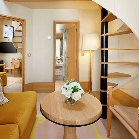 Le Belgrand Champs Elysees Tapestry By Hilton Hotel París