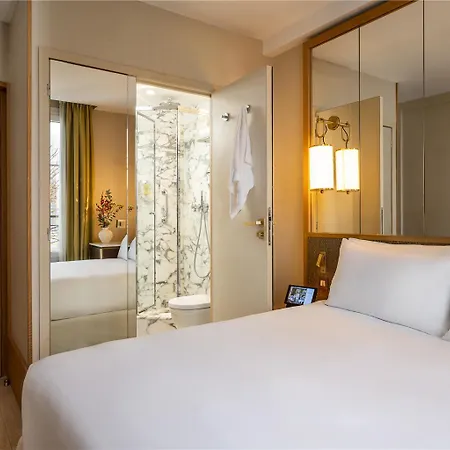 Szálloda Le Belgrand Champs Elysees Tapestry By Hilton